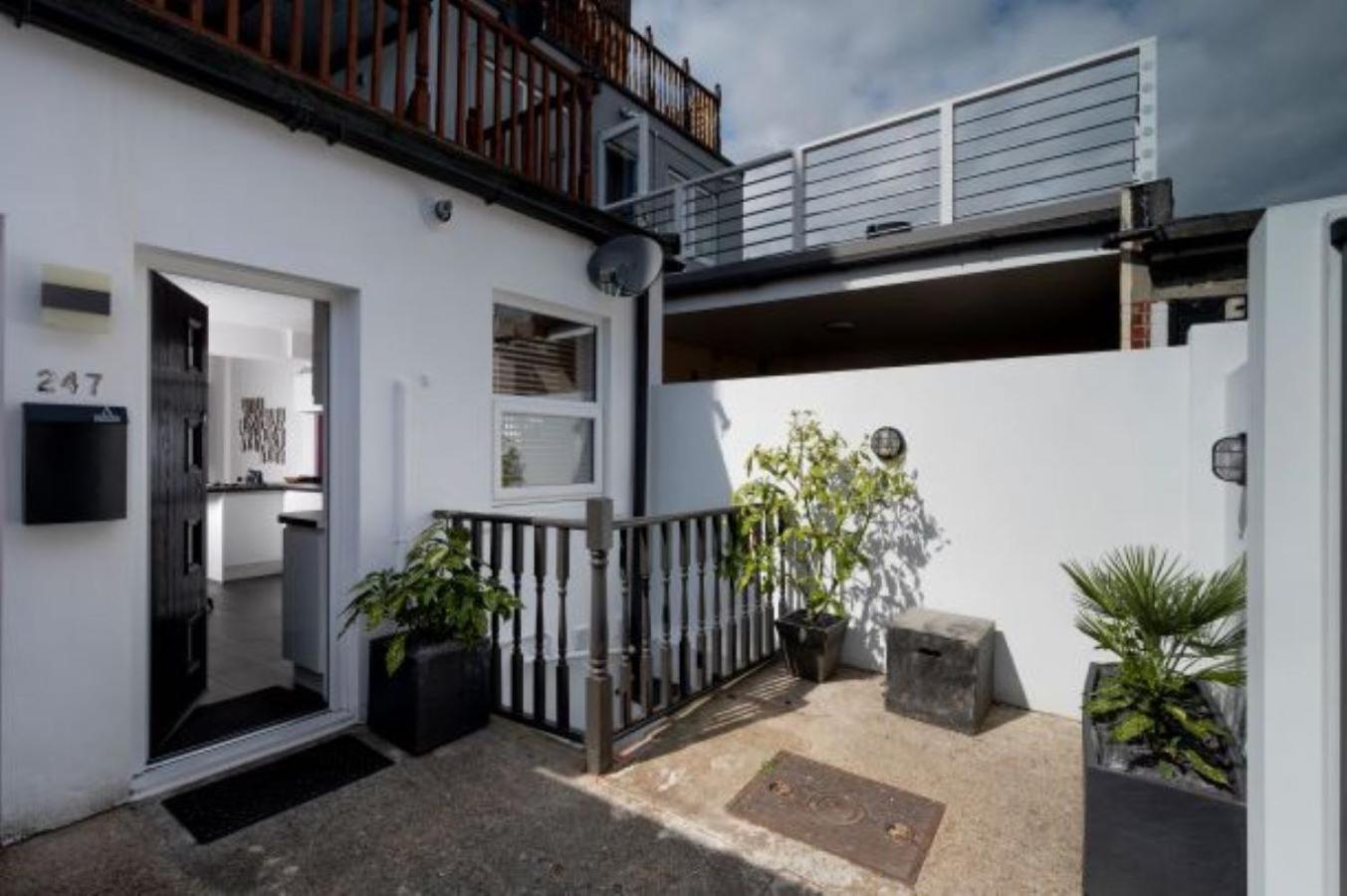 Milton Mews - Spacious And Modern 3 Bedroom Apartment In Portsmouth Exterior photo